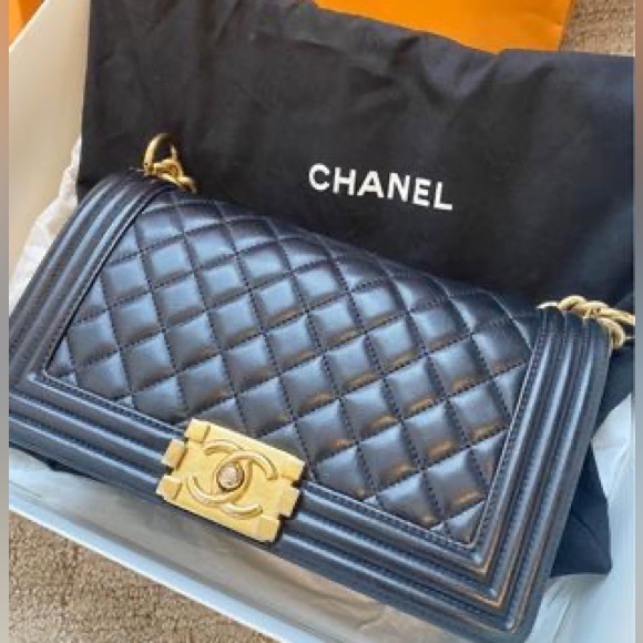 Chanel leboy Crossbody bag Medium|Lambskin - Picture 9 of 11